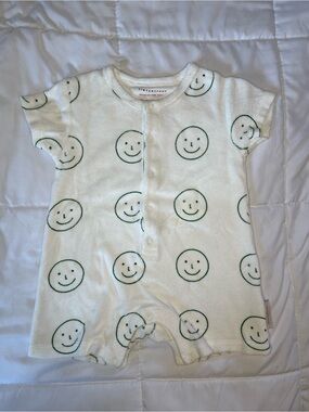 Tiny Cottons White Smiley Short-Sleeve One-Piece Romper